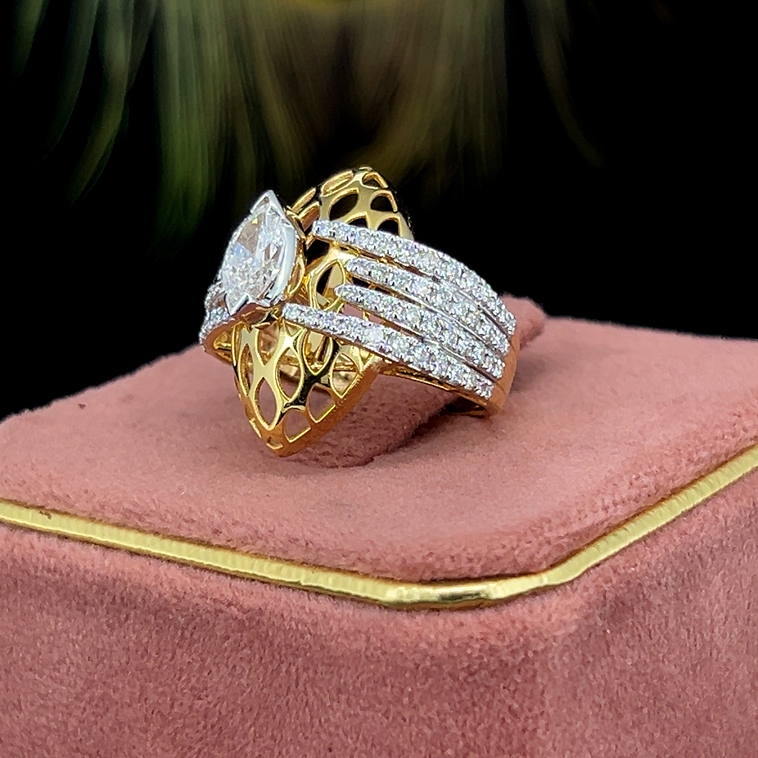 Gloria Solitaire Ring