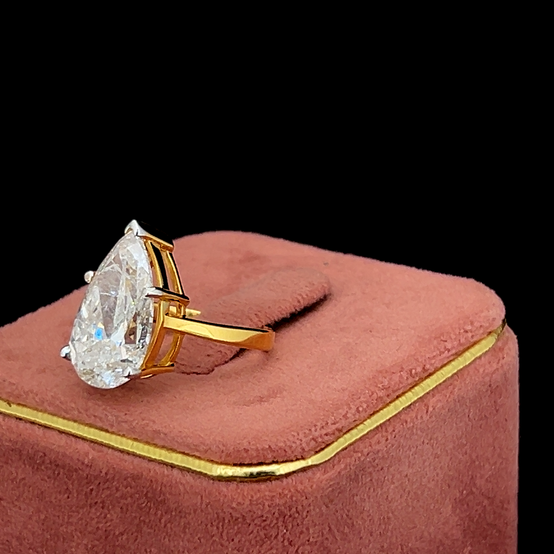 Pear Solitaire Diamond Ring 💎