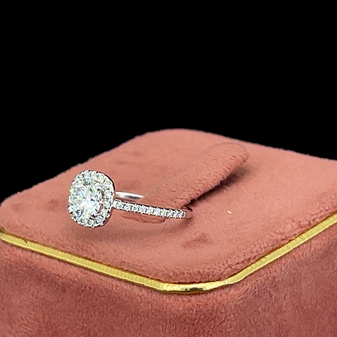 Classic Halo Diamond Ring 💎