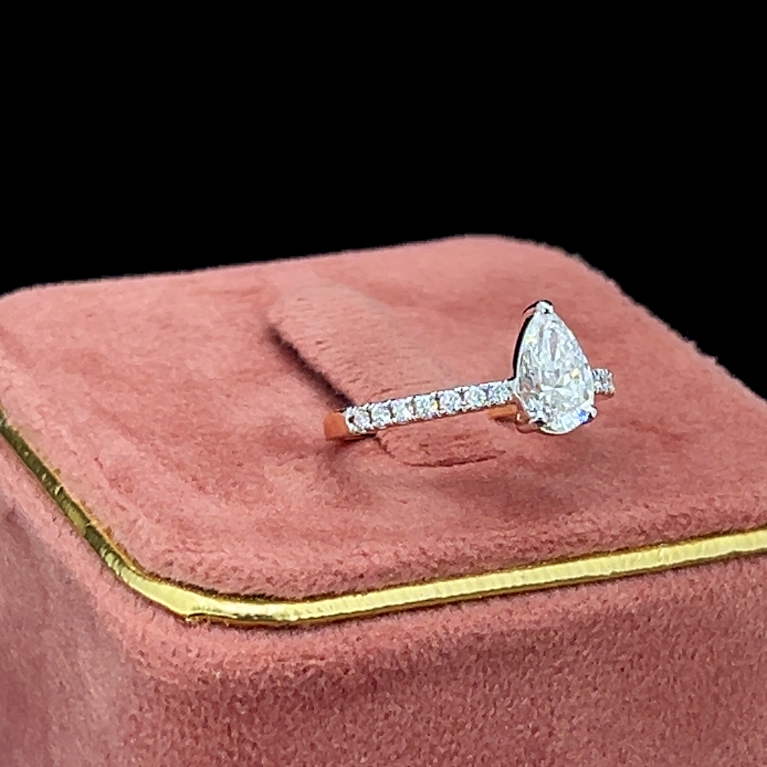 Teardrop Diamond Ring 💎