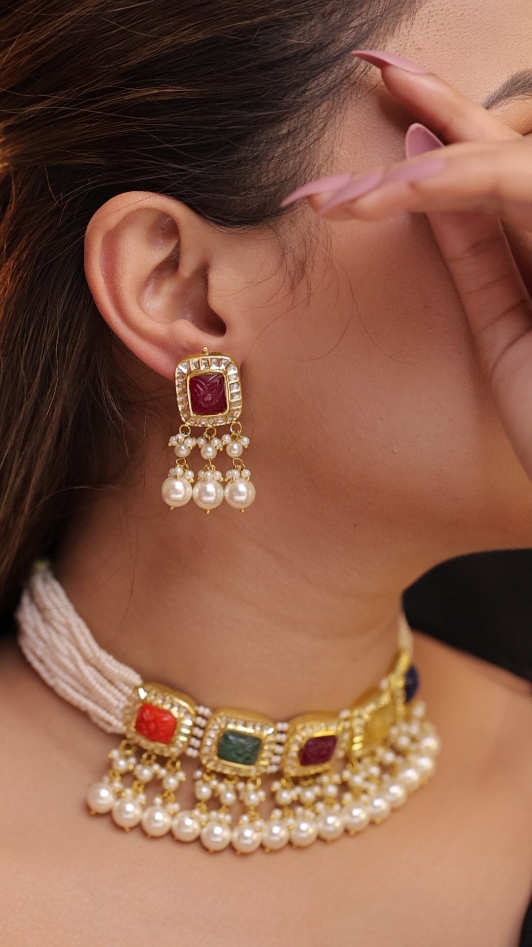 Navratna Pearl Choker